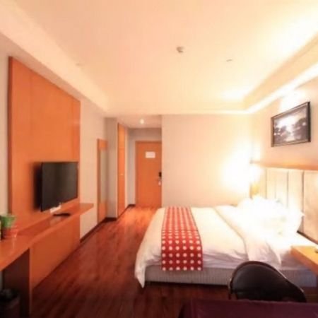 Ibis Chongqing Airport Hotel Exterior photo