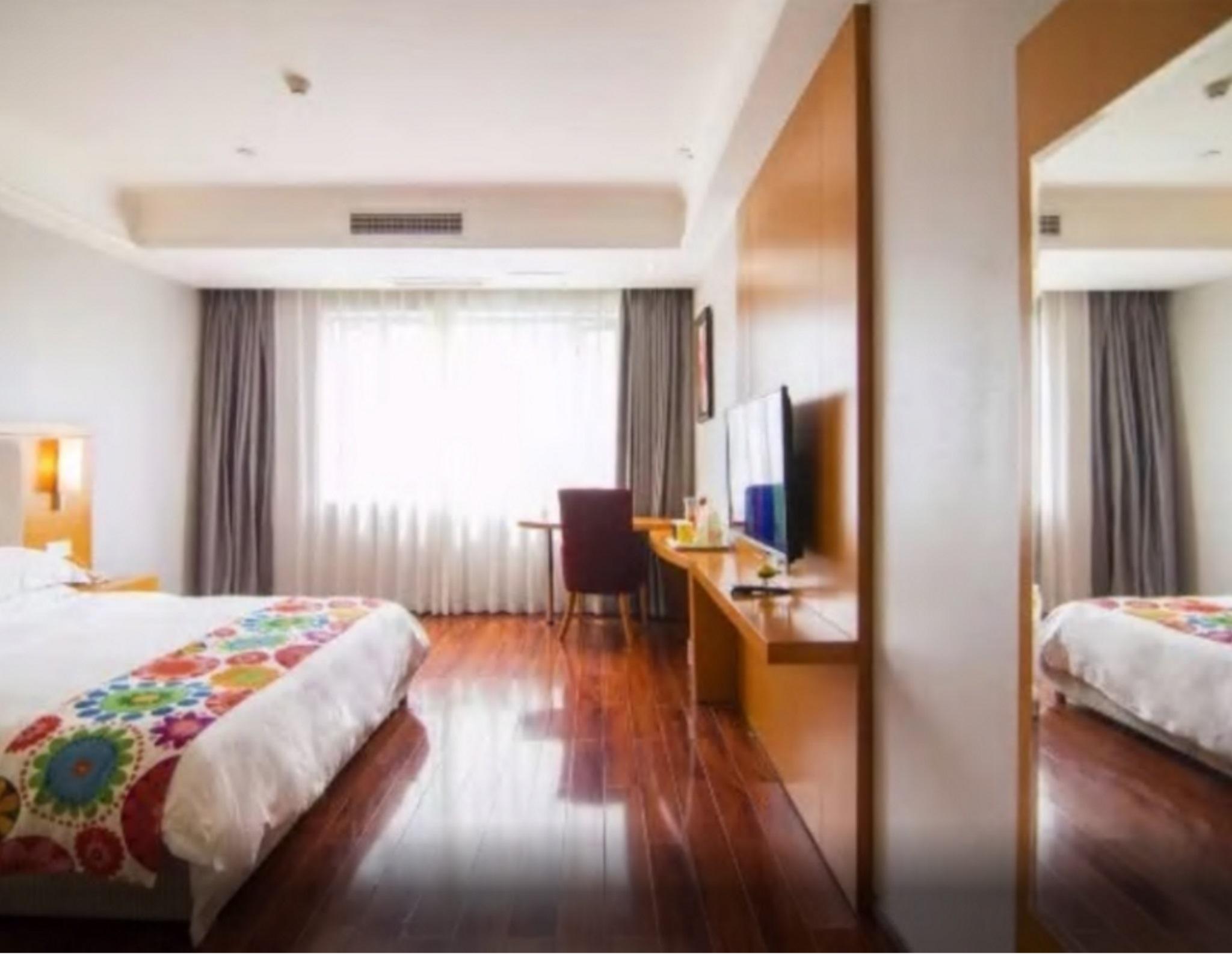Ibis Chongqing Airport Hotel Exterior photo